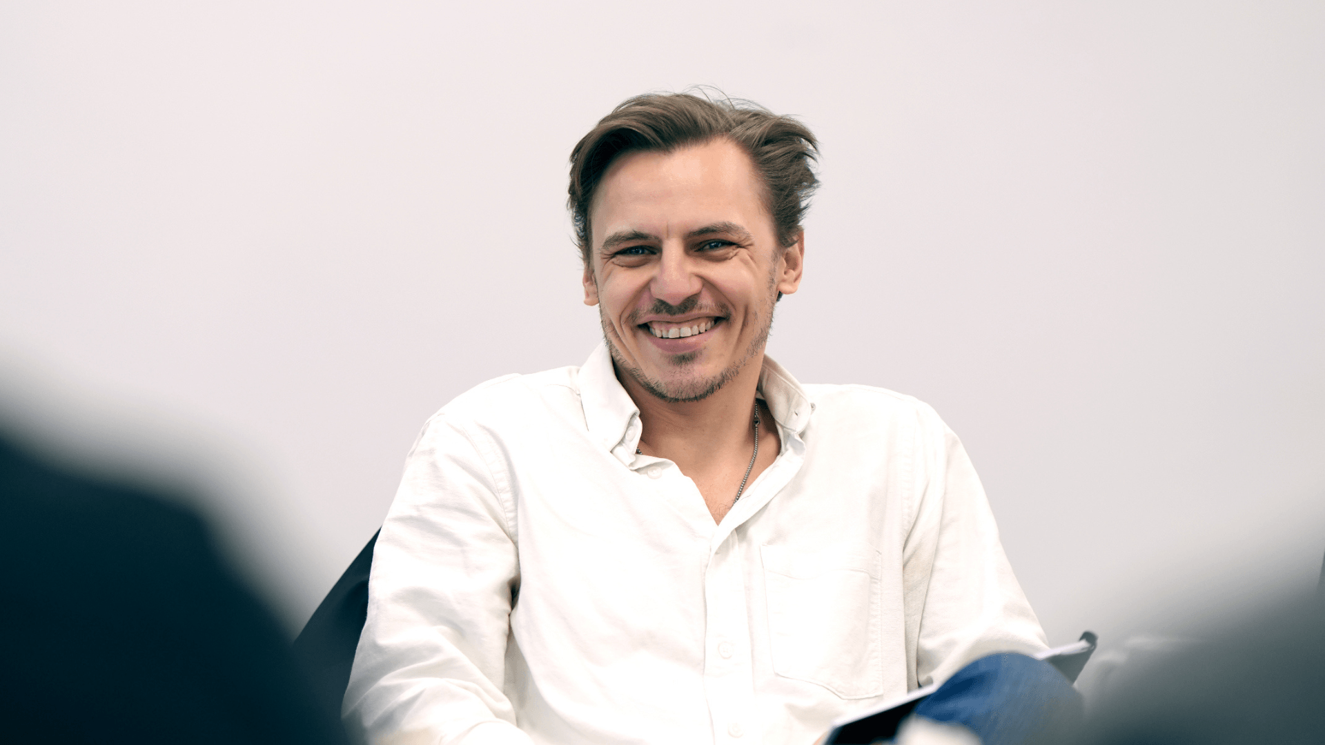 Na zdjęciu uśmiechnięty Przemysław Wyszyński